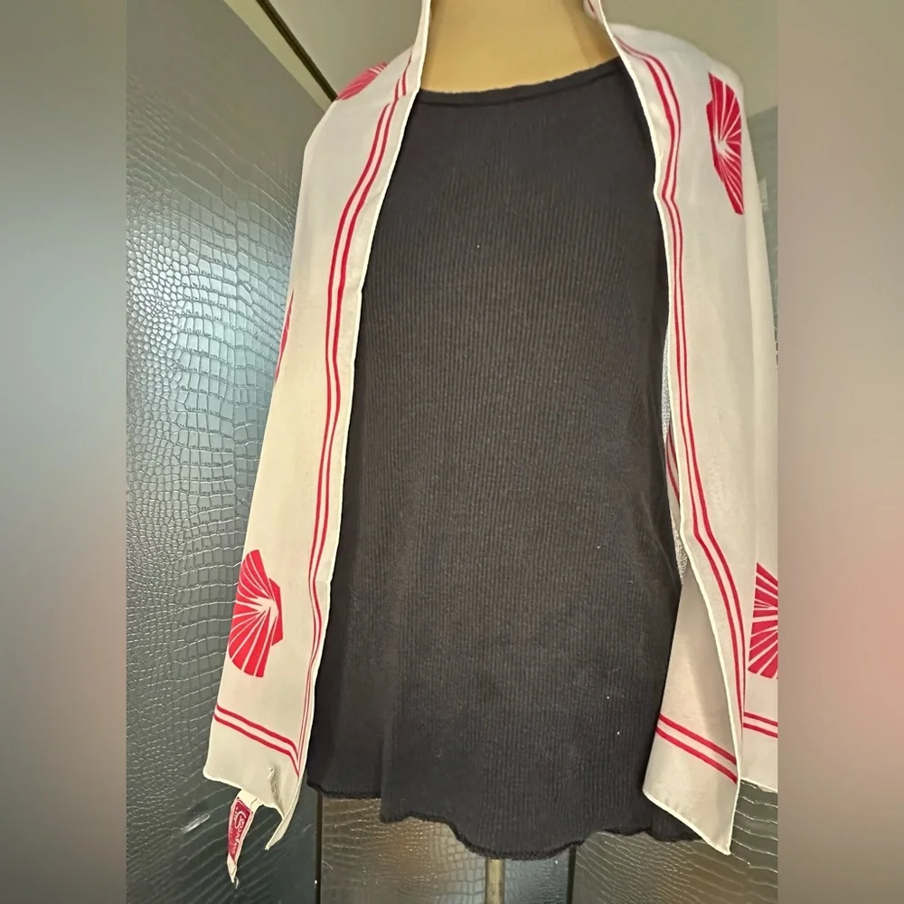 Pappagallo Pretty Vintage Long White Scarf Seashell Pattern Measures 53 x 11